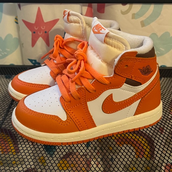 Jordon Retro 1 High OG - Girls’ Toddler - Picture 6 of 9